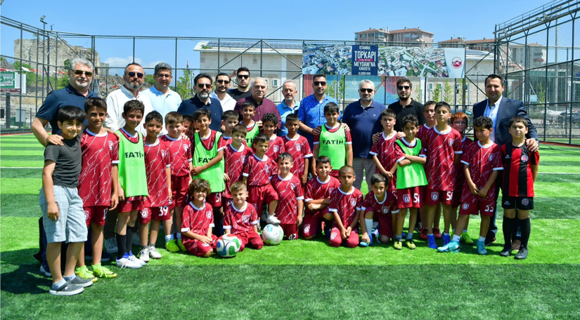 Başkan Turan, Silivrikapı Spor Köyü'nde Spor Basını Temsilcileriyle Fatih'in Spor Yatırımlarını ve Gelecek Vizyonunu Değerlendirdi