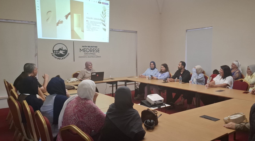 Medrese Davutpaşa'da İnsanlık Hali'nde İletişimin Görünmeyen Yüzü Konuşuldu