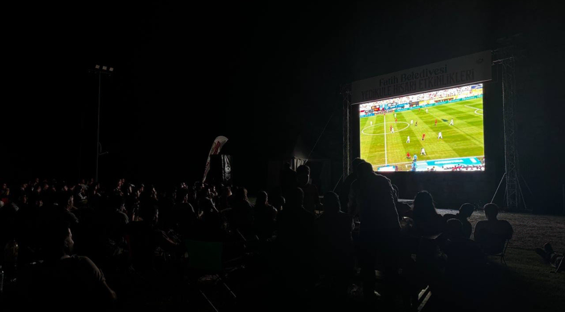 Dünya Kupası Finali Yedikule Hisarı nda Futbolseverleri Buluşturdu: Şampiyon İspanya Dünya Kupası Finali Yedikule Hisarı nda Futbolseverleri Buluşturdu: Şampiyon İspanya