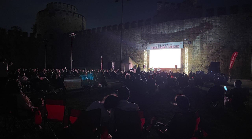 Tarihin Kalbinde Bir Yaz Geleneği: Yedikule Hisarı'nda Akustik Akşamlar Devam Ediyor