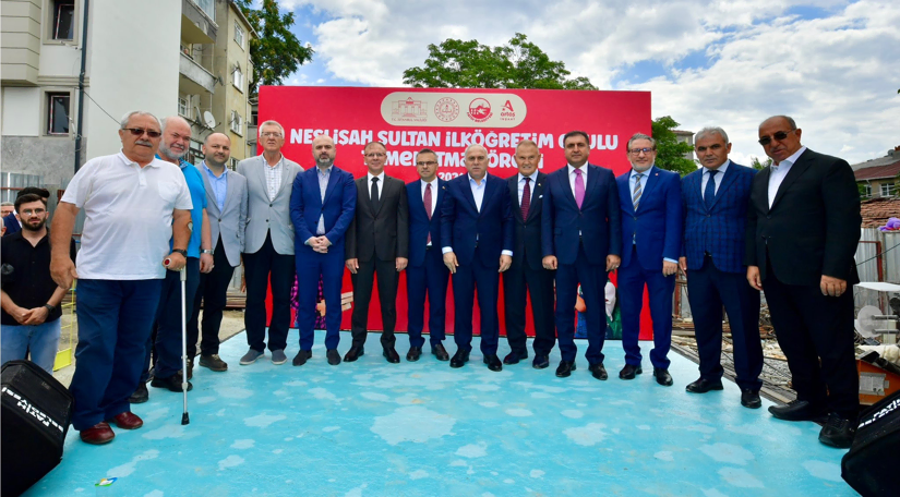 Başkan Turan ile İstanbul Vali Yardımcısı Üçer in Katılımıyla Neslişah Sultan İlkokulu nun Temeli Atıldı Başkan Turan ile İstanbul Vali Yardımcısı Üçer in Katılımıyla Neslişah Sultan İlkokulu nun Temeli Atıldı