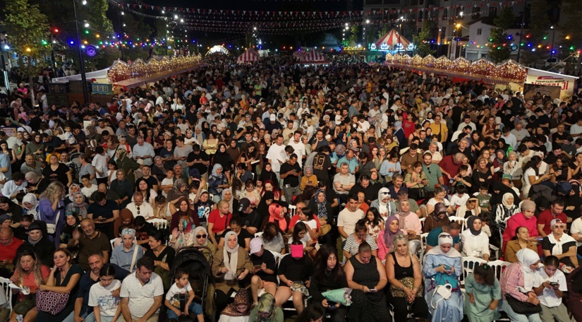 Topkapı Kaleiçi Meydanı nda Nostalji Günleri Mahalle Kültürü ve Unutulmayan Ezgilerle Devam Ediyor