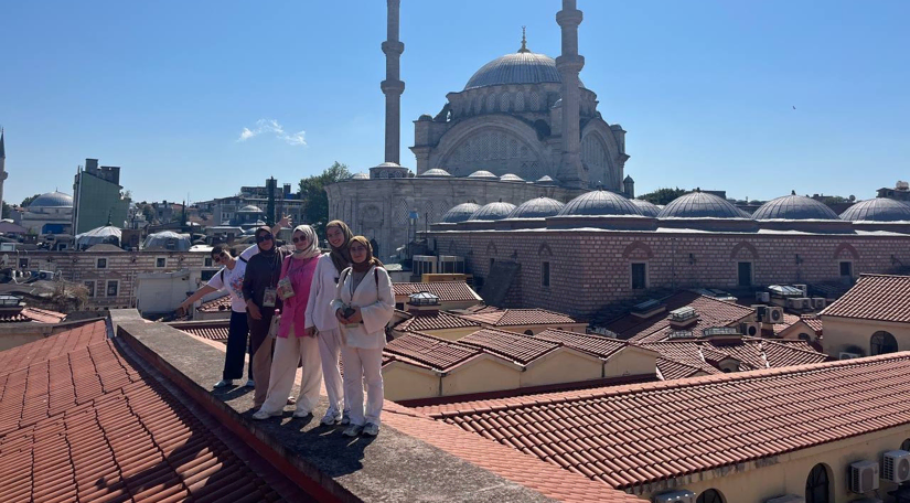 Fatih Belediyesi nden Kapalıçarşı Hanlar Turu: İstanbul un Saklı Köşelerinde Tarihî Yolculuk Fatih Belediyesi nden Kapalıçarşı Hanlar Turu: İstanbul un Saklı Köşelerinde Tarihî Yolculuk