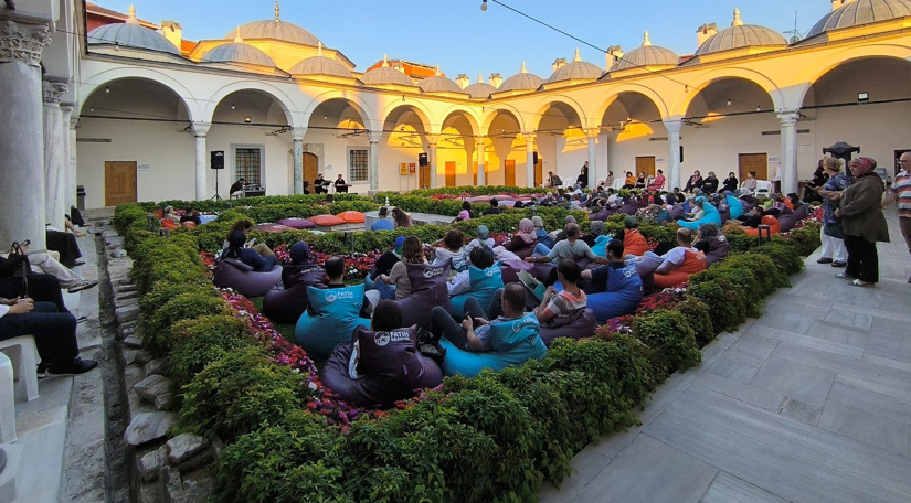 Medrese Davutpaşa da Avluda Meşk Akşamlarımız Devam Ediyor Medrese Davutpaşa da Avluda Meşk Akşamlarımız Devam Ediyor