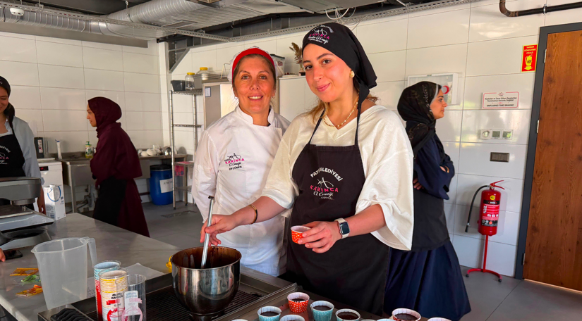 Silivrikapı da Tatlı Buluşma: KARINCA El Emeği Eğitim Birimi nden Cupcake Eğitimi Silivrikapı da Tatlı Buluşma: KARINCA El Emeği Eğitim Birimi nden Cupcake Eğitimi