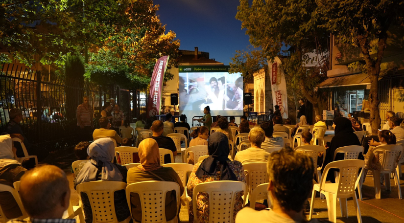 Yeşilçam Günleri Karagümrük Meydanı nda Sinemaseverleri Buluşturdu Yeşilçam Günleri Karagümrük Meydanı nda Sinemaseverleri Buluşturdu