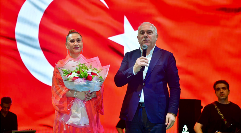 Başkan Turan, Bir Milletin Zafer Günleri Etkinliğimizde Hemşehrileriyle Buluştu: Topkapı Kaleiçi Meydanı Zaferlerin Hafızasına Ev Sahipliği Yapıyor Başkan Turan, Bir Milletin Zafer Günleri Etkinliğimizde Hemşehrileriyle Buluştu: Topkapı Kaleiçi Meydanı Zaferlerin Hafızasına Ev Sahipliği Yapıyor