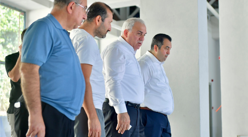 Başkan Turan ve Fatih İlçe Emniyet Müdürü Tınmazol, Mimar Sinan Spor Kompleksi ndeki Çalışmaları Yerinde İnceledi: Eylül Ayında Hizmete Açılıyor Başkan Turan ve Fatih İlçe Emniyet Müdürü Tınmazol, Mimar Sinan Spor Kompleksi ndeki Çalışmaları Yerinde İnceledi: Eylül Ayında Hizmete Açılıyor