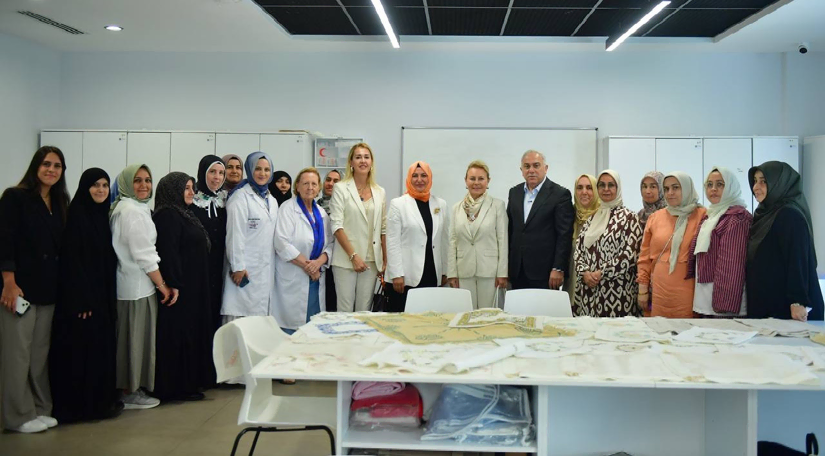 Başkan Turan, Demet Sabancı yı Fatih te Ağırladı: KARINCA Mağazası, GastroSanat ve Kütüphanemizdeki Çalışmalar Yerinde İncelendi Başkan Turan, Demet Sabancı yı Fatih te Ağırladı: KARINCA Mağazası, GastroSanat ve Kütüphanemizdeki Çalışmalar Yerinde İncelendi