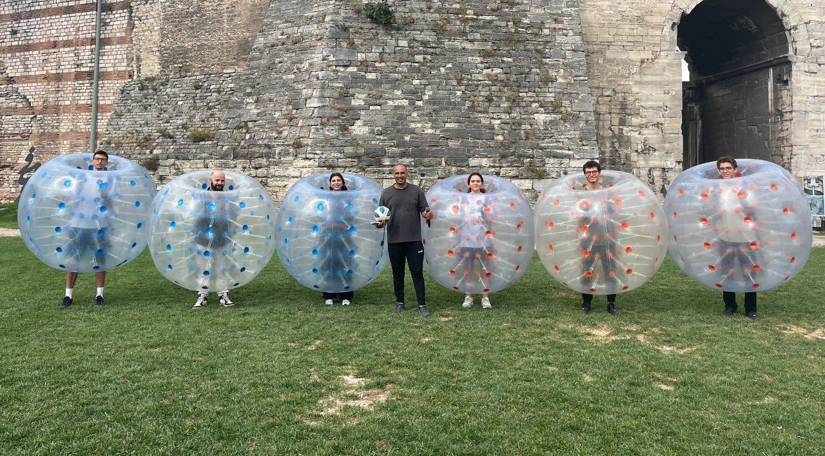 Yedikule Hisarı nda Yaz Turnuvaları Balon Futbolu Heyecanıyla Devam Ediyor Yedikule Hisarı nda Yaz Turnuvaları Balon Futbolu Heyecanıyla Devam Ediyor