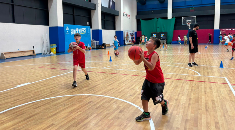 Fatih Belediyesi'nden Geleceğin Basketbol Yıldızlarına Destek