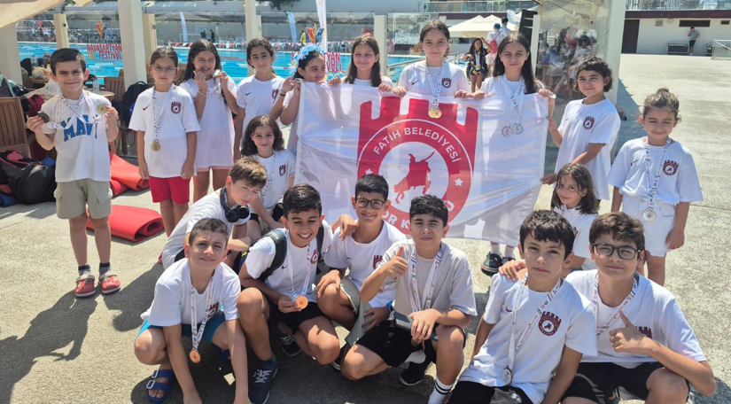 Spor Kulübümüz Yaz Festivali Yüzme Yarışları'nda Madalyaları Topladı: 20 Sporcuyla Katıldığımız Organizasyonda 14 Sporcumuz 22 Madalya Kazandı