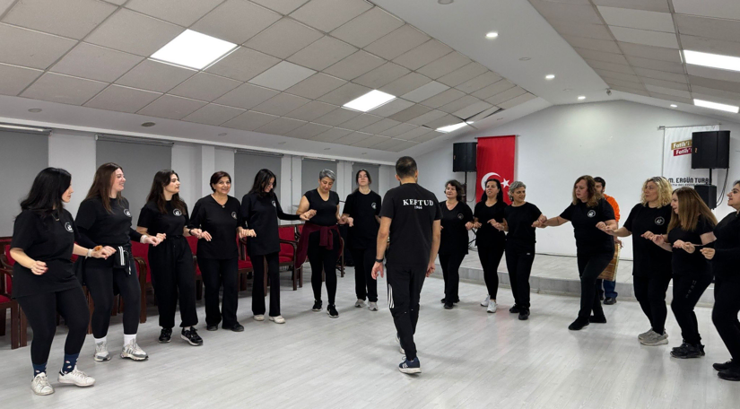 Fatih Belediyesi Folklor ve Halk Müziği Koro Eğitimleri İçin Yeni Dönem Kayıtlarını Başlattı Fatih Belediyesi Folklor ve Halk Müziği Koro Eğitimleri İçin Yeni Dönem Kayıtlarını Başlattı