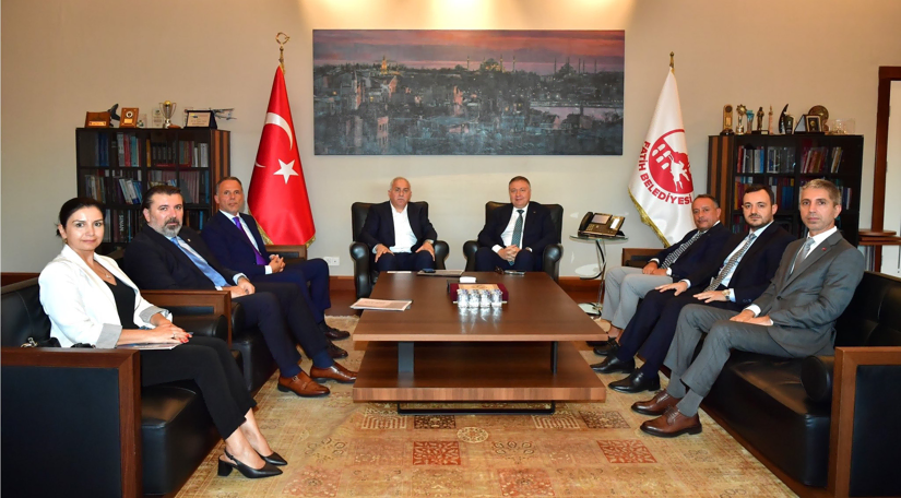 Başkan Turan, TİM ve İTHİB Yöneticilerini Fatih te Ağırladı; Eğitim, Üretim ve Kültürel Miras Çalışmalarını Birlikte İncelediler Başkan Turan, TİM ve İTHİB Yöneticilerini Fatih te Ağırladı; Eğitim, Üretim ve Kültürel Miras Çalışmalarını Birlikte İncelediler