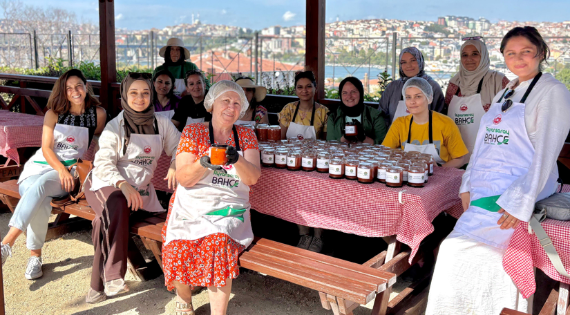 Ayvansaray Bahçe de Çocuklarımız ve Aileleriyle Geleneksel Konserve Yapımı: Doğayla Buluşmanın Keyfi Ayvansaray Bahçe de Çocuklarımız ve Aileleriyle Geleneksel Konserve Yapımı: Doğayla Buluşmanın Keyfi