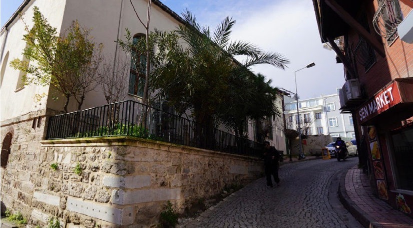 Kapı Ağası Camii Haziresi Restorasyon Çalışmaları Kapsamında Yenilendi Kapı Ağası Camii Haziresi Restorasyon Çalışmaları Kapsamında Yenilendi