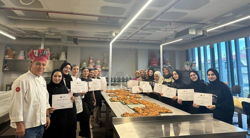 KARINCA El Emeği Eğitim Birimi ile GastroSanat ta Mayalı Hamurun Ustalarıyla Lezzet Yolculuğu KARINCA El Emeği Eğitim Birimi ile GastroSanat ta Mayalı Hamurun Ustalarıyla Lezzet Yolculuğu