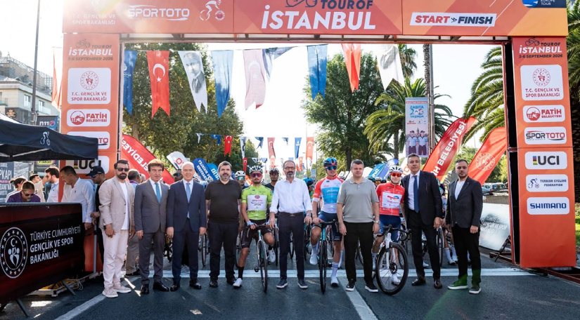 Tour of İstanbul 2026 nın 3. Etabında 10 Ülkeden 16 Takım Fatih in Tarihî Rotasında Pedal Çevirdi Tour of İstanbul 2026 nın 3. Etabında 10 Ülkeden 16 Takım Fatih in Tarihî Rotasında Pedal Çevirdi