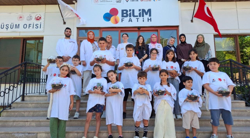 Fatih Belediyesi ve TÜBİTAK İş Birliğiyle Bilim Fatih te Öğrencilerimiz Bilim, Teknoloji, Sanat ve Doğa Temelli Etkinliklerle Buluştu Fatih Belediyesi ve TÜBİTAK İş Birliğiyle Bilim Fatih te Öğrencilerimiz Bilim, Teknoloji, Sanat ve Doğa Temelli Etkinliklerle Buluştu