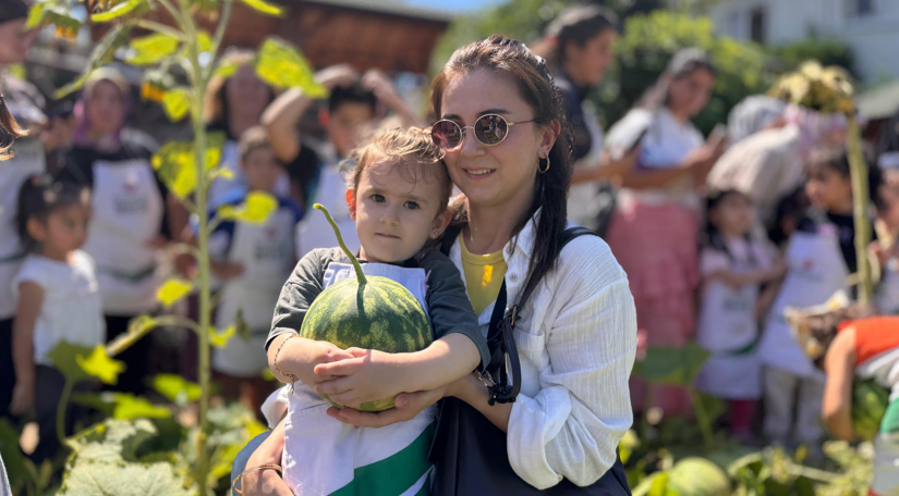 Ayvansaray Bahçe de Kavun Karpuz Keyfi Ayvansaray Bahçe de Kavun Karpuz Keyfi