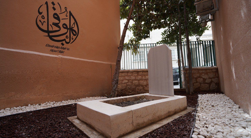 Hüseyin Efendi Kabri ndeki Restorasyon Çalışmaları Tamamlandı Hüseyin Efendi Kabri ndeki Restorasyon Çalışmaları Tamamlandı