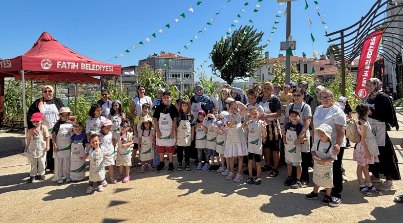 Ayvansaray Bahçe de Mısır Günü: Çocuklarımız Eğlence ve Doğayla Dolu Bir Gün Geçirdi Ayvansaray Bahçe de Mısır Günü: Çocuklarımız Eğlence ve Doğayla Dolu Bir Gün Geçirdi