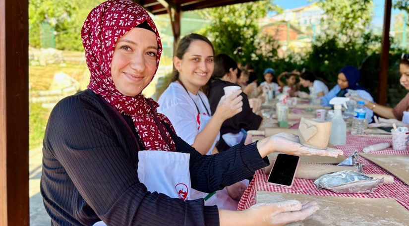 Yedikule Bahçe'de Seramik Atölyesi: Toprakla Buluşan Sanat, Doğayla Kurulan Bağ