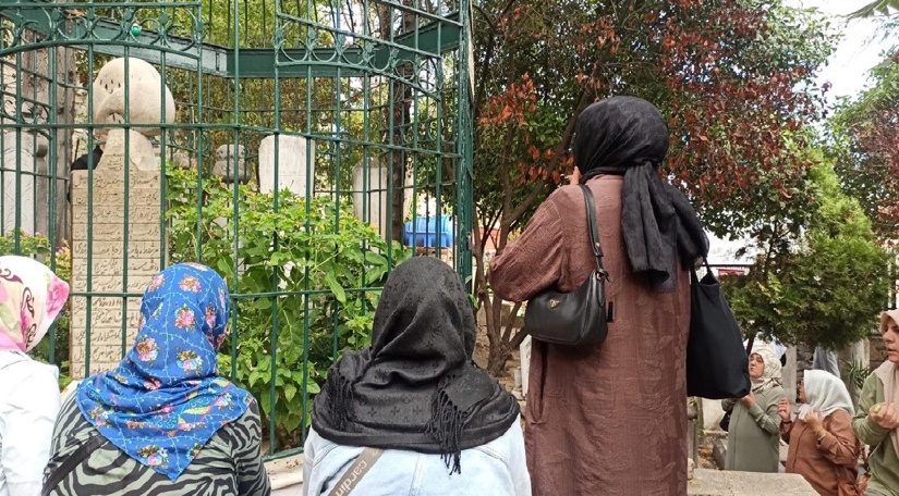 Kadın ve Aile Birimimizin Türbe Gezileriyle Vatandaşlarımız İstanbul'un Manevi Mirasını Keşfediyor