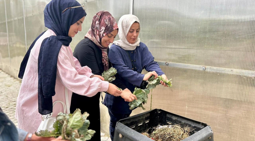 Yedikule Bahçe'de Kompost Atölyesi: Organik Atıklar Toprakla Buluşuyor