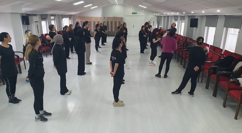 Geleneksel Ezgiler, KARINCA El Emeği Eğitim Birimimizin Halk Müziği Koro Eğitimleri ile Buluşuyor