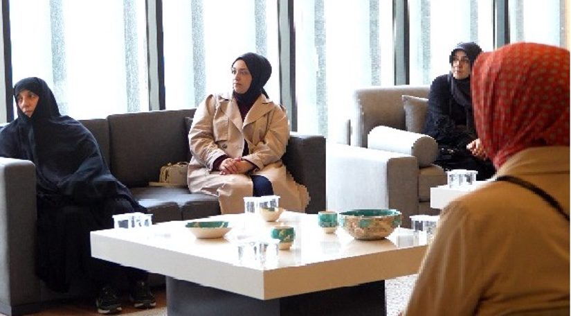 KARINCA El Emeği Eğitim Birimimiz ile Hanım Sahabelerin İzinde: Zehra Çevik Hoca Hanım ın Rehberliğinde GastroSanat ta Manevi Yolculuk KARINCA El Emeği Eğitim Birimimiz ile Hanım Sahabelerin İzinde: Zehra Çevik Hoca Hanım ın Rehberliğinde GastroSanat ta Manevi Yolculuk