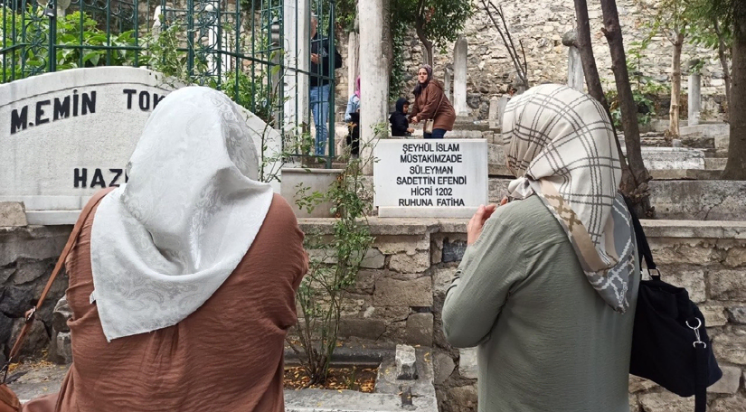 Kadın ve Aile Birimimizin Türbe Gezileriyle Vatandaşlarımız İstanbul'un Manevi Mirasını Keşfediyor