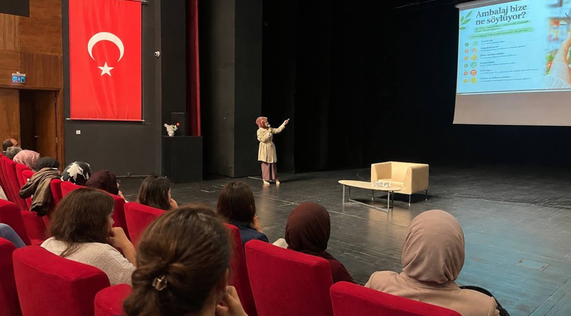 Kadın ve Aile Birimimizin Sıhhat Buluşmalarında Marketten Sofraya Bilinçli Tercihler Kadın ve Aile Birimimizin Sıhhat Buluşmalarında Marketten Sofraya Bilinçli Tercihler