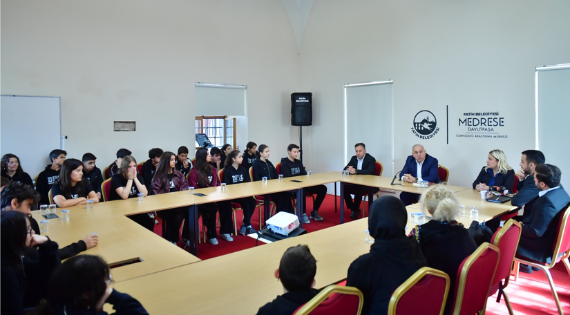 Başkan Turan, Medrese Davutpaşa nın Banisi Davud Paşa yı Vefatının 528. Yıl Dönümünde Öğrencilerimizle Birlikte Andı