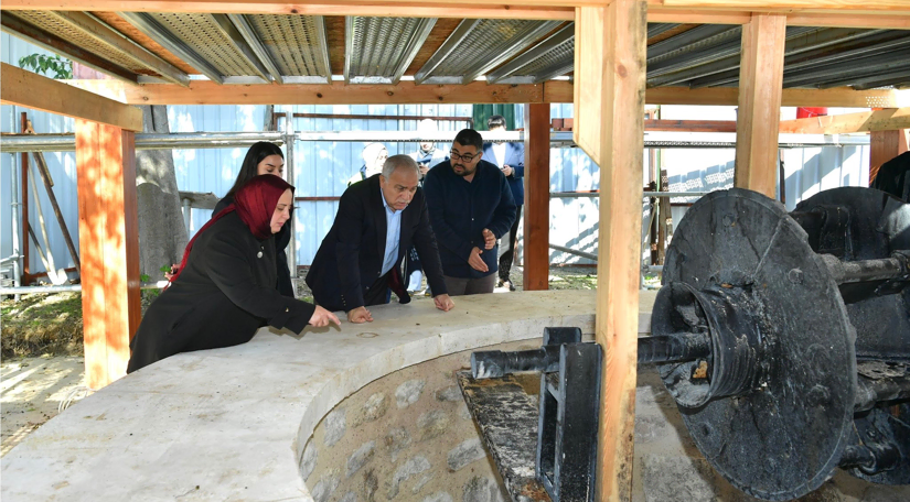 Başkan Turan, Tarihî Yedikule Hisarı nda Hazine Kulesi nden Kuyuya Uzanan Restorasyon Çalışmalarını Yerinde İnceledi Başkan Turan, Tarihî Yedikule Hisarı nda Hazine Kulesi nden Kuyuya Uzanan Restorasyon Çalışmalarını Yerinde İnceledi