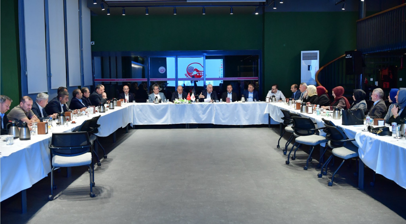 Başkan Turan, Fatih e Hizmet ve Projeleri Değerlendirmek Üzere Yönetim Ekibiyle Bir Araya Geldi