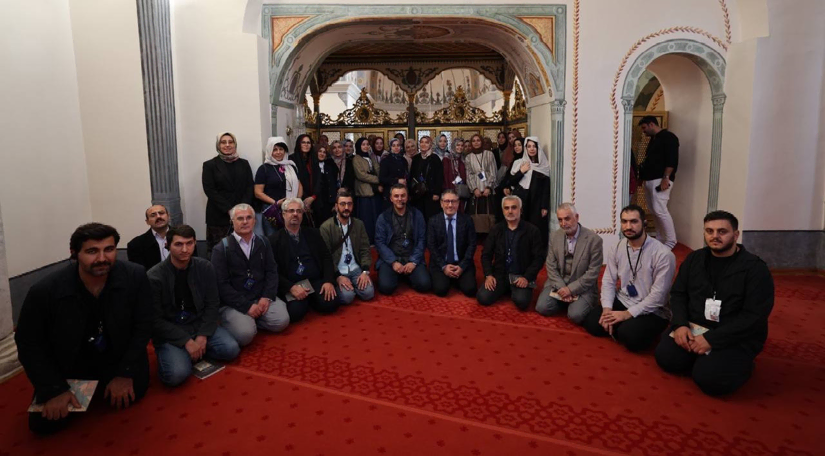 Zeyrek Akademi de Başlayan Tarih Yolculuğunda Öğretmenlerimiz, Dr. İbrahim Akkurt Rehberliğinde Zeyrek Camii ve Çevresini Gezdi Zeyrek Akademi de Başlayan Tarih Yolculuğunda Öğretmenlerimiz, Dr. İbrahim Akkurt Rehberliğinde Zeyrek Camii ve Çevresini Gezdi