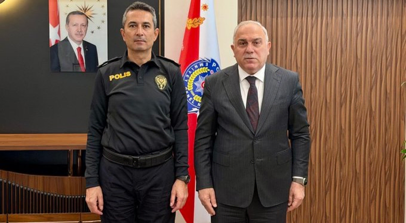Başkan Turan dan Fatih in Yeni İlçe Emniyet Müdürü Zafer Mete ye Hayırlı Olsun Ziyareti Başkan Turan dan Fatih in Yeni İlçe Emniyet Müdürü Zafer Mete ye Hayırlı Olsun Ziyareti
