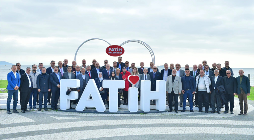 Başkan Turan dan Muhtarlar Buluşması nda Mahallelerin İhtiyaçlarına Ortak Çözüm ve Fatih e Hizmette İş Birliği Vurgusu Başkan Turan dan Muhtarlar Buluşması nda Mahallelerin İhtiyaçlarına Ortak Çözüm ve Fatih e Hizmette İş Birliği Vurgusu