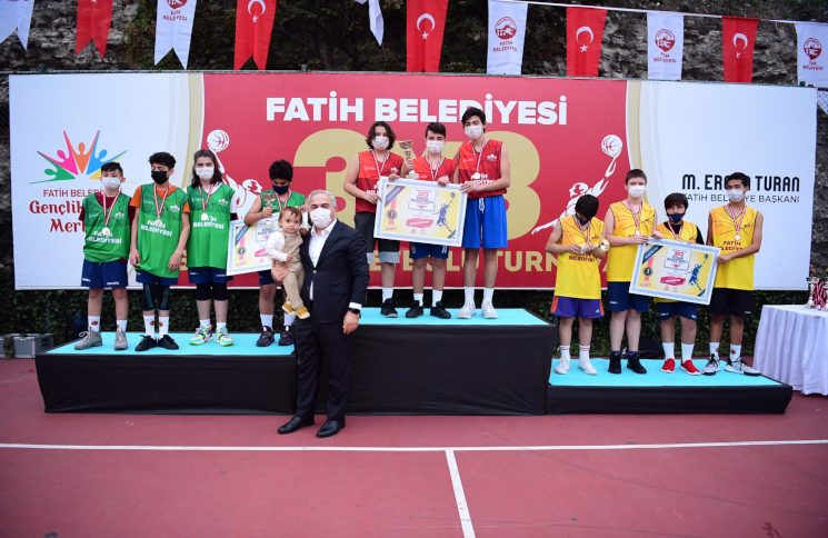 3x3 Sokak Basketbolu nda Ödüller Sahiplerini Buldu 3x3 Sokak Basketbolu nda Ödüller Sahiplerini Buldu