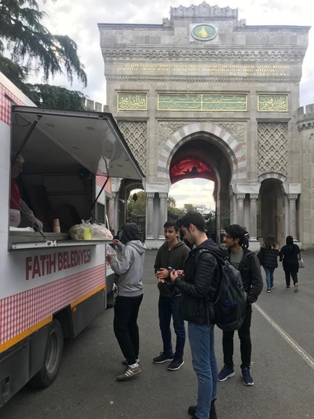 Üniversitelerde Çorba İkramımız Devam Ediyor