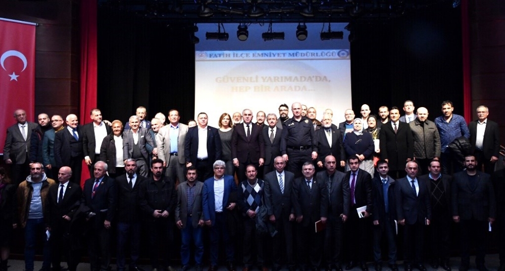 Fatih in Huzuru İçin Toplandılar… Fatih in Huzuru İçin Toplandılar…