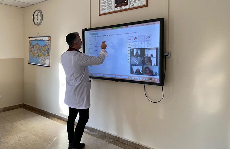 Bilgi Evlerimizde Dersler Online Devam Ediyor Bilgi Evlerimizde Dersler Online Devam Ediyor