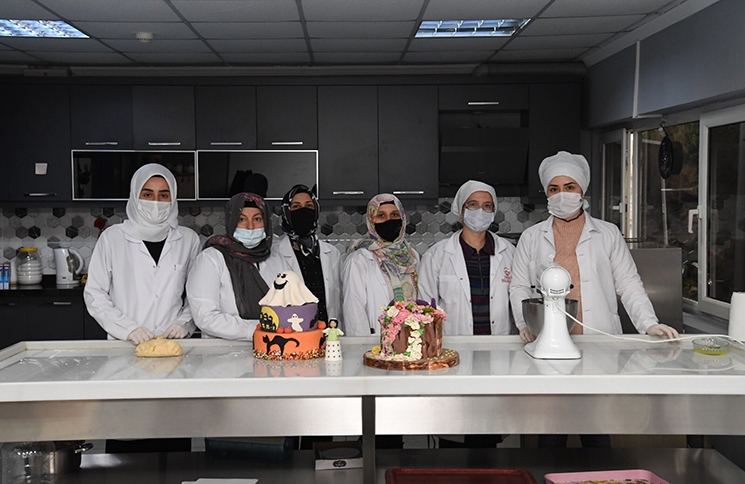 KARINCA Meslek Edindirme Kurslarımız Devam Ediyor KARINCA Meslek Edindirme Kurslarımız Devam Ediyor