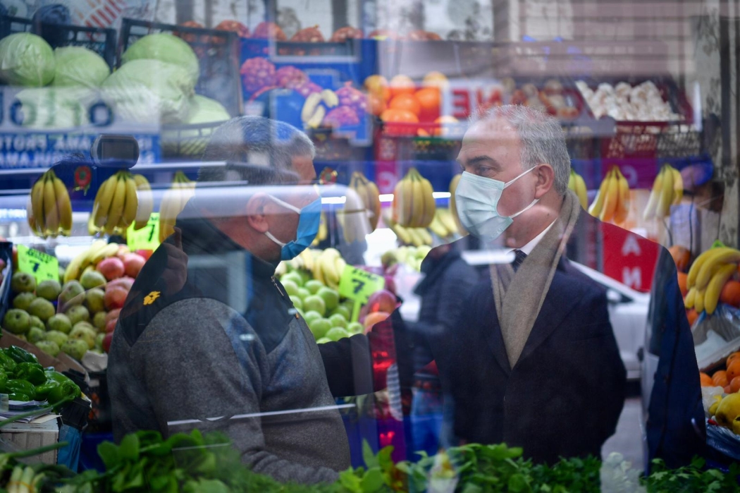 Başkan Turan Molla Gürani Mahallesi ndeydi