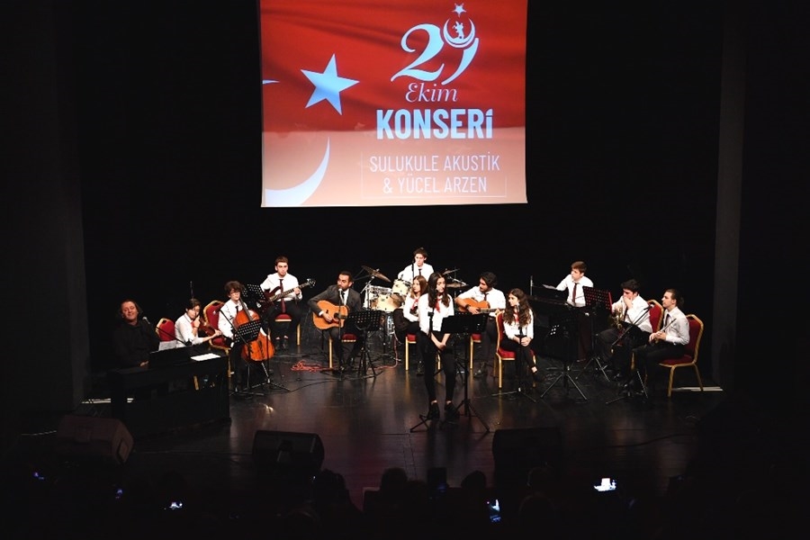 Fatih te 29 Ekim Cumhuriyet Bayramı Coşkuyla Kutlandı Fatih te 29 Ekim Cumhuriyet Bayramı Coşkuyla Kutlandı