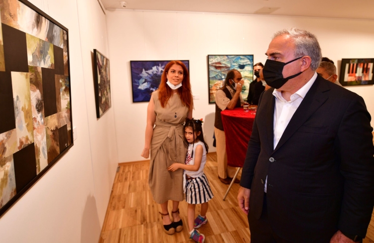 Namevcut Sergisi Sanatseverlerle Buluştu