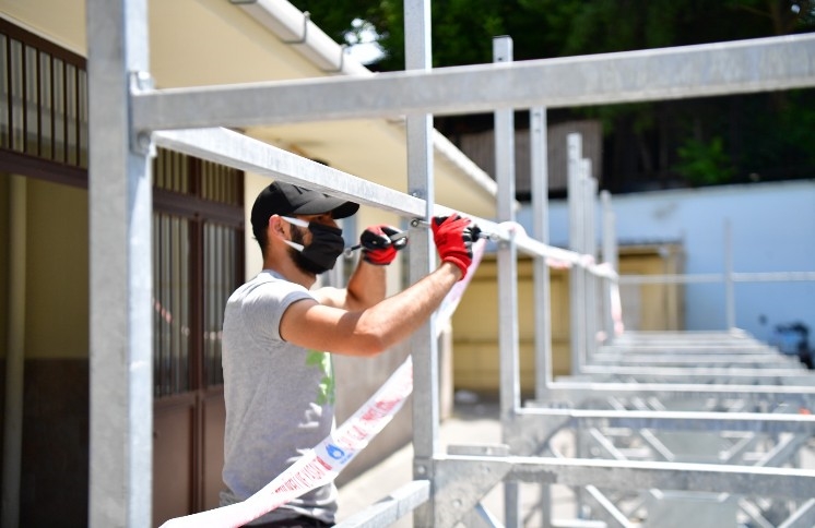 Yaz Havuzları Kurulumları Devam Ediyor