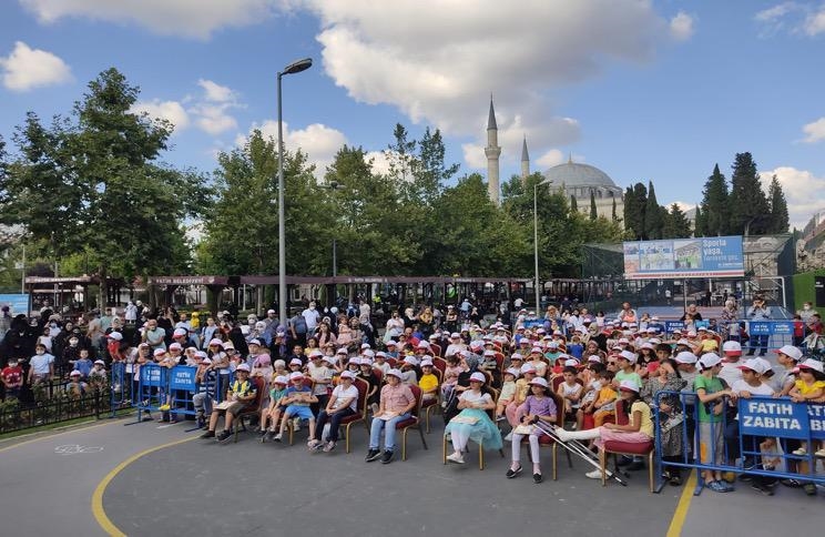 Çocuklar Hafta Sonu Doyasıya Eğleniyor