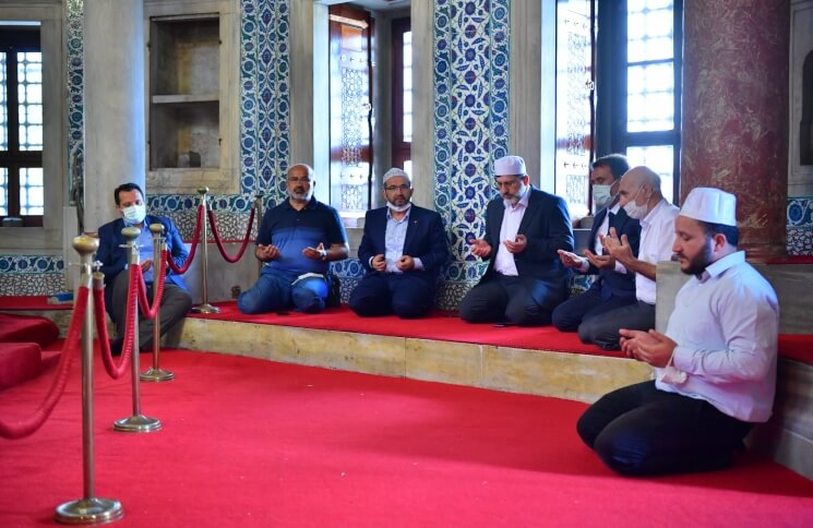 Kanuni Sultan Süleyman Han Dualarla Anıldı